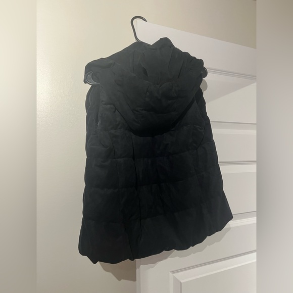 Black vest with hood - Picture 2 of 6